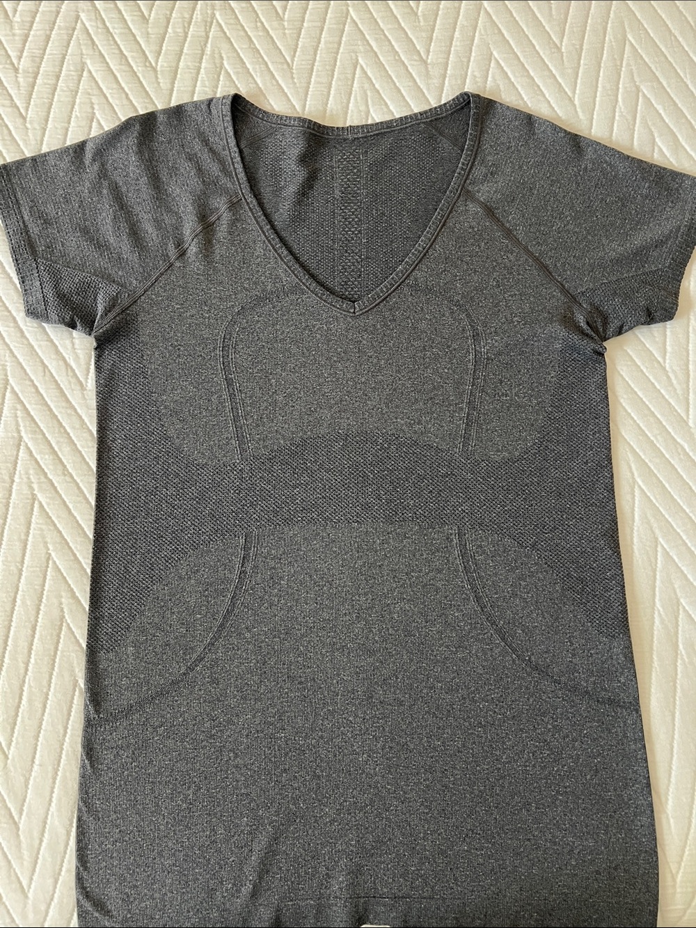 Lululemon Women's Heather Charcoal V-Neck Active Tee